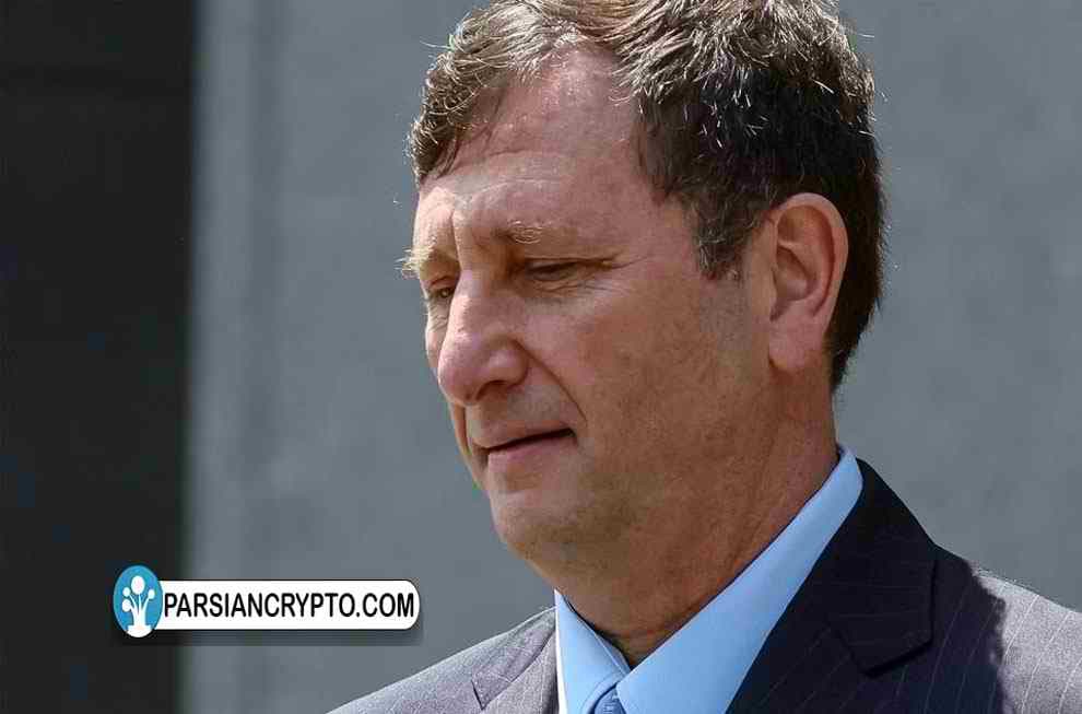 الکس ماشینسکی، مدیرعامل سابق پلتفرم وامدهی ارز دیجیتال سلسیوس هنگام خروج از دادگاه فدرال منهتن، نیویورک در تاریخ ۲۵ جولای ۲۰۲۳