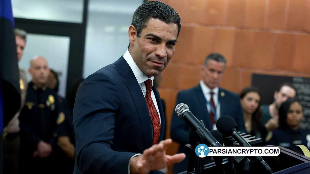 فرانسیس سوارز، نامزد حامی بیت کوین از رقابت برای ریاست جمهوری آمریکا کنار رفت عکس