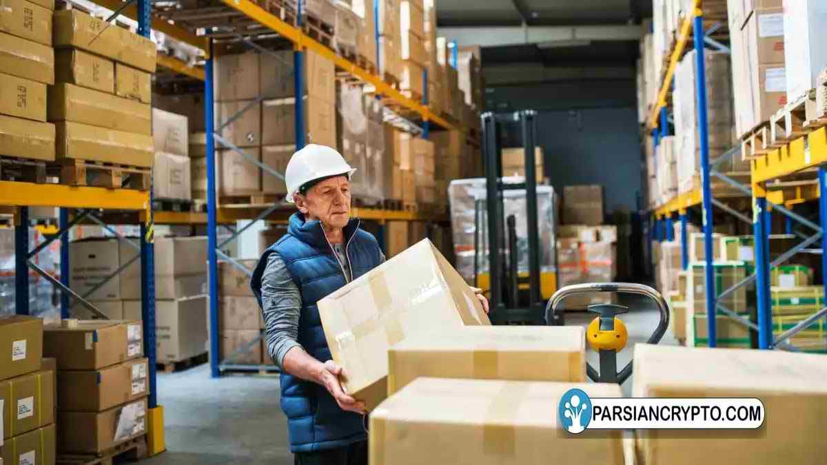 کارگر سابق انبار که با سرمایهگذاری روی رمزارز شیبا اینو میلیونر شده بود، بازنشسته شد عکس