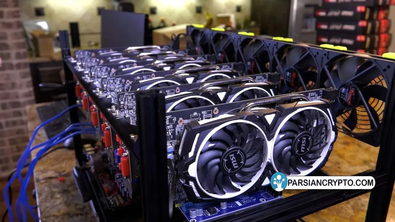 کشف یک مزرعه مخفی استخراج بیت کوین زیر ساختمان دادگاه عالی لهستان عکس